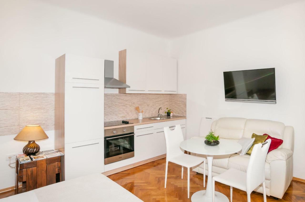Branka Apartment ลอฟราน ภายนอก รูปภาพ